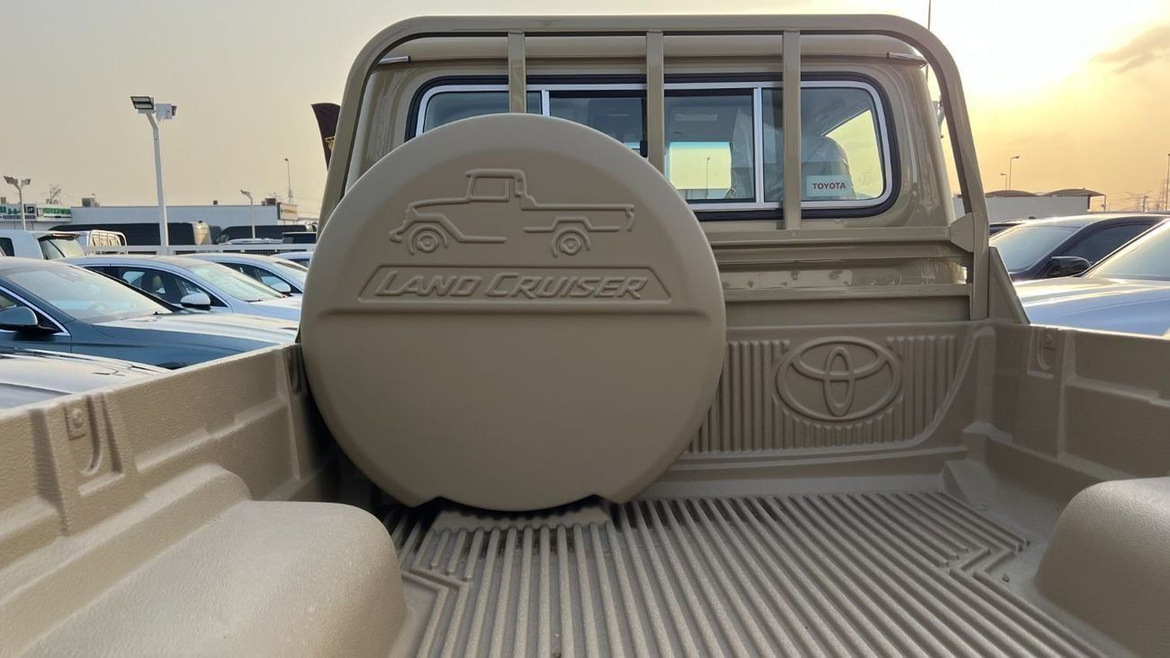 تويوتا لاند كروزر بيك آب SC 4.0L