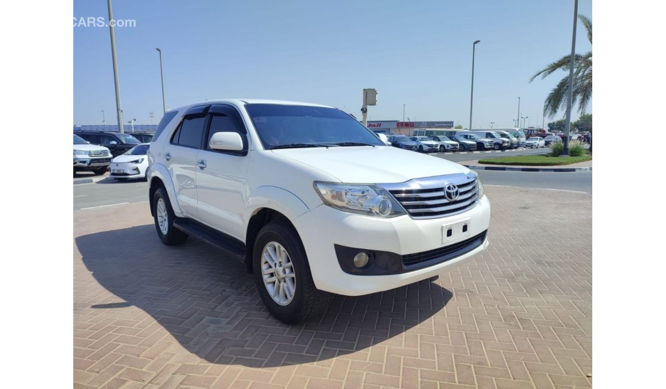 Toyota Fortuner SR5 TOYOTA	FORTUNER 2012- WHITE 	- PETROL	KMS 195970	-LHD- AUTO || MHFYX59G5C8029872 LOCAL /EXPORT.