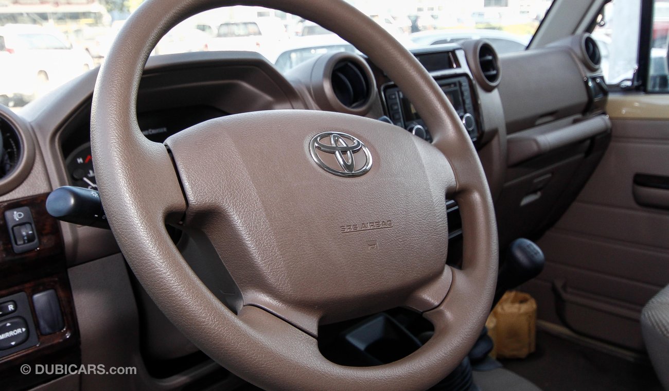 Toyota Land Cruiser V6 4WD