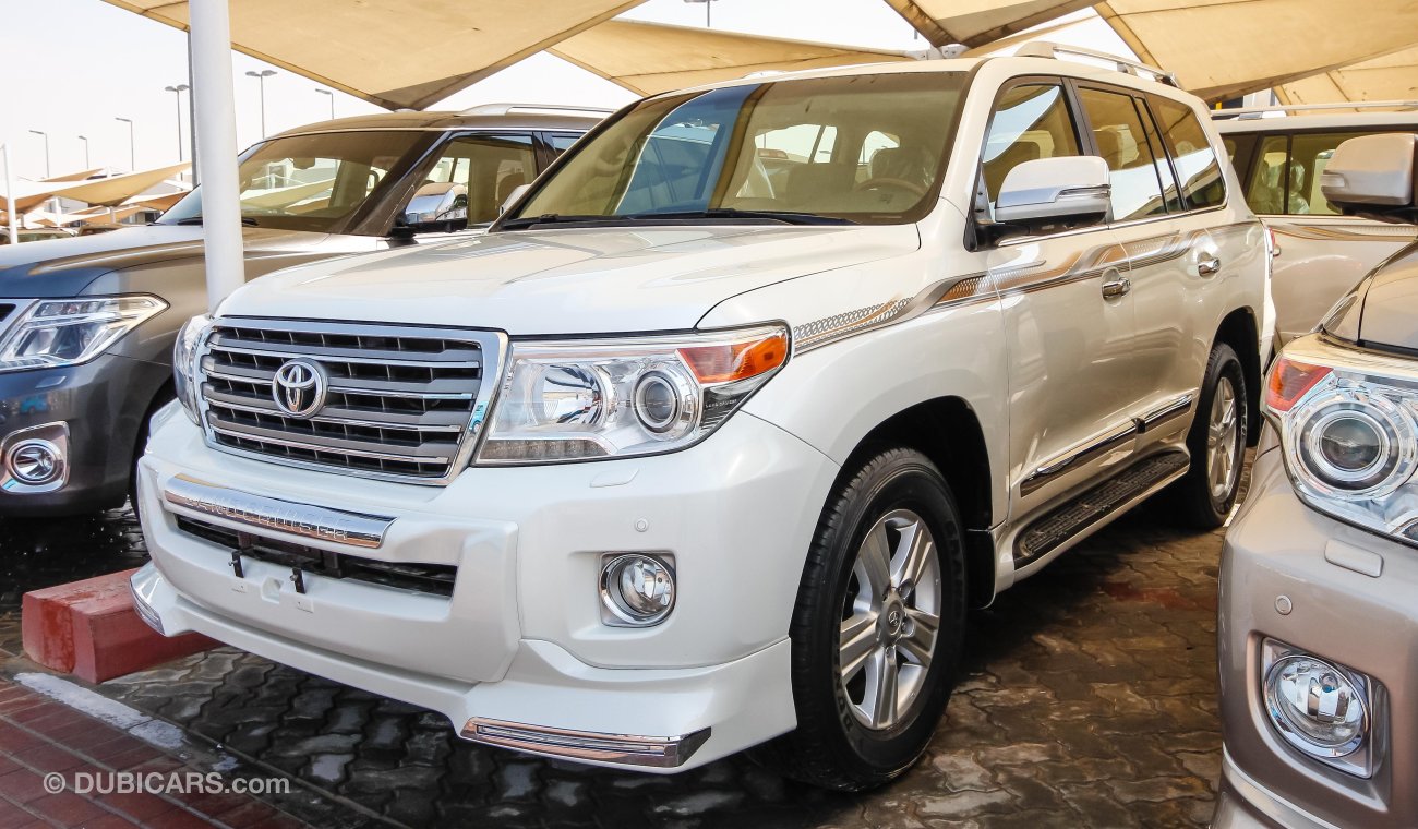 Toyota Land Cruiser VXR V8 5.7