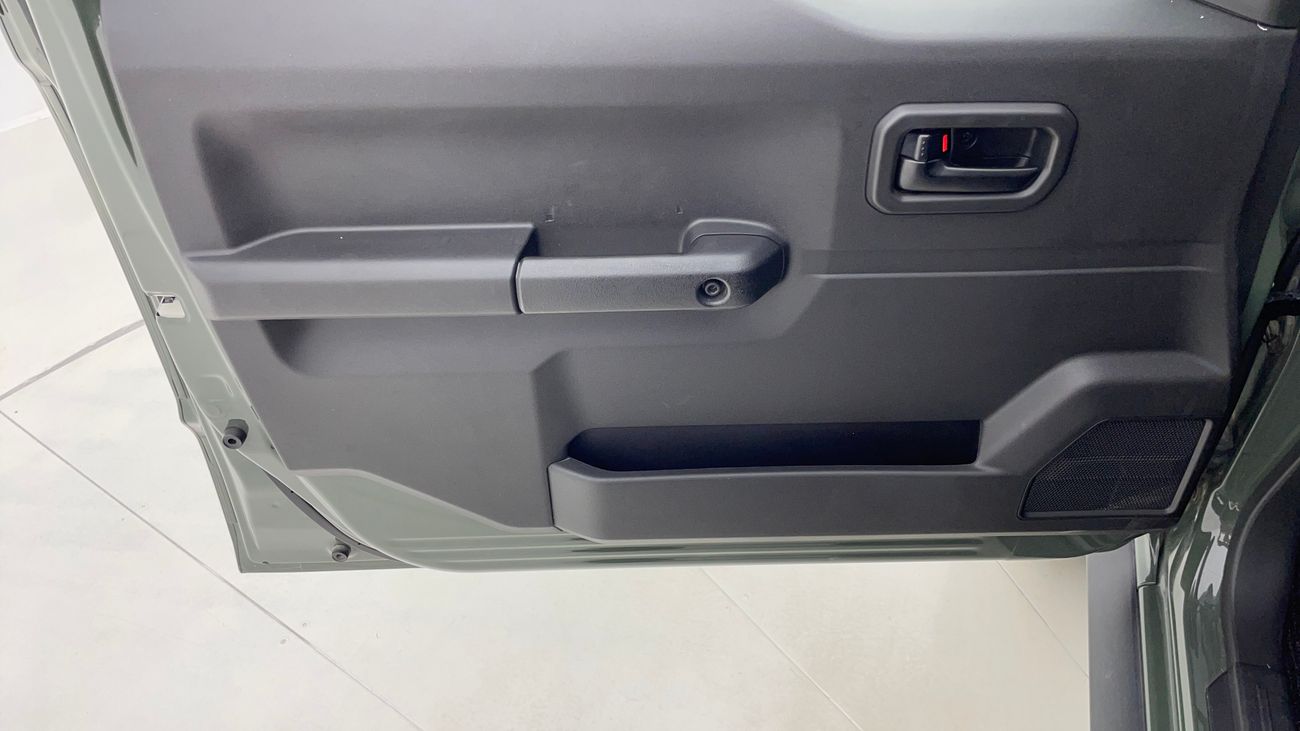 سوزوكي جيمني GL M/T 1.5 | بدون دفعة مقدمة | اختبار القيادة في المنزل