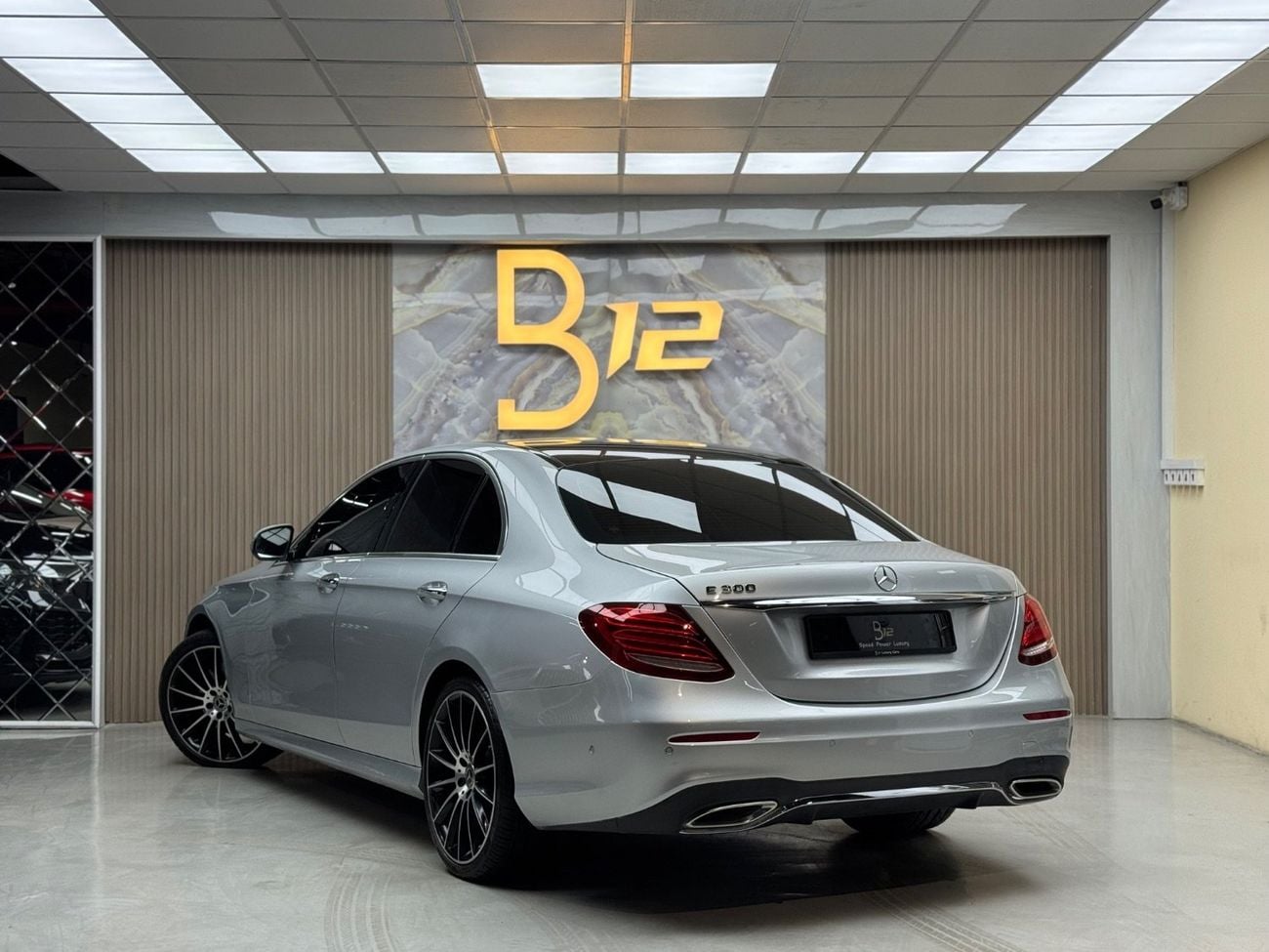 مرسيدس بنز E300 