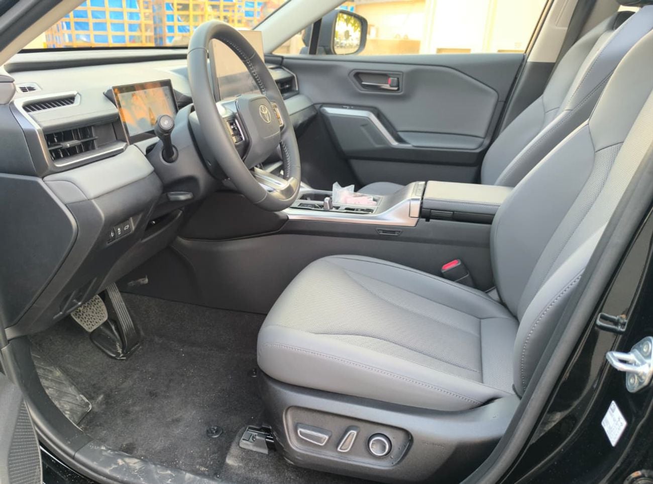 Toyota RAV4 2.5L Hybrid 4WD 2026 Deluxe Edition