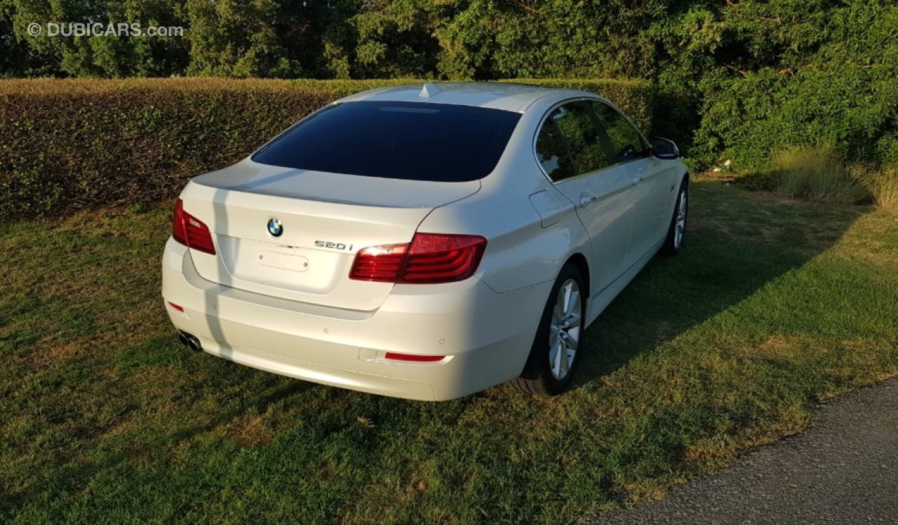 BMW 520i BMW520 model 2015 GCC car prefect condition full option low mileage sun roof leather seats navigatio