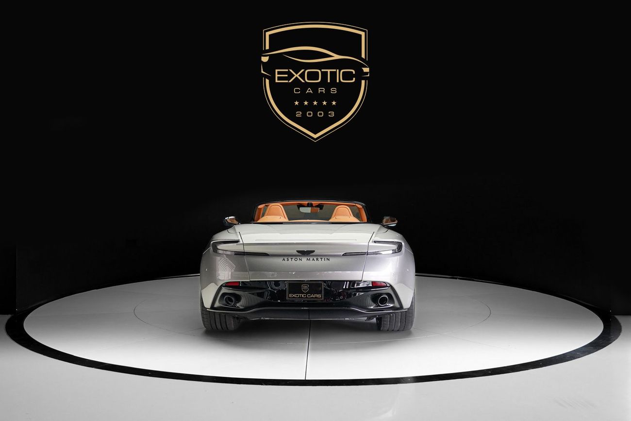 أستون مارتن DB12 VOLANTE V8