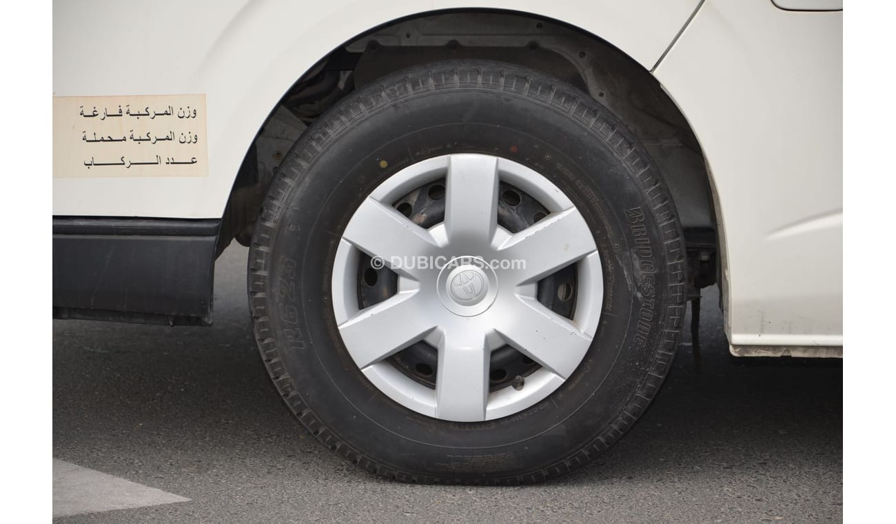 Toyota Hiace Toyota Hiace 2014 - GCC SPEC-Low mileage 50,000 kM Only - accident free
