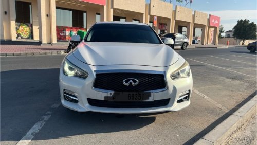 إنفينيتي Q50 3.7 AWD - Apple CarPlay/Android Auto