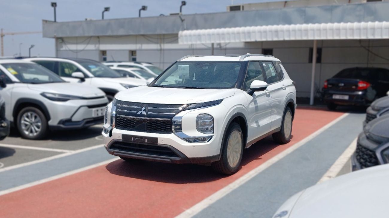 ميتسوبيشي آوتلاندر M Line 2.5L Petrol FWD 2026YM