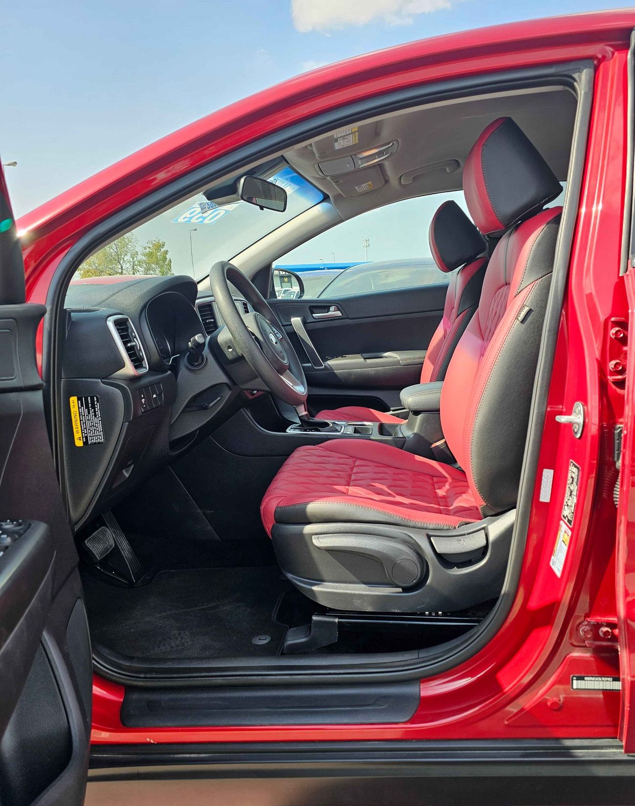 كيا سبورتيج LX // 659 AED Monthly // MID OPT // ORG AIRBAG (LOT # 37452)