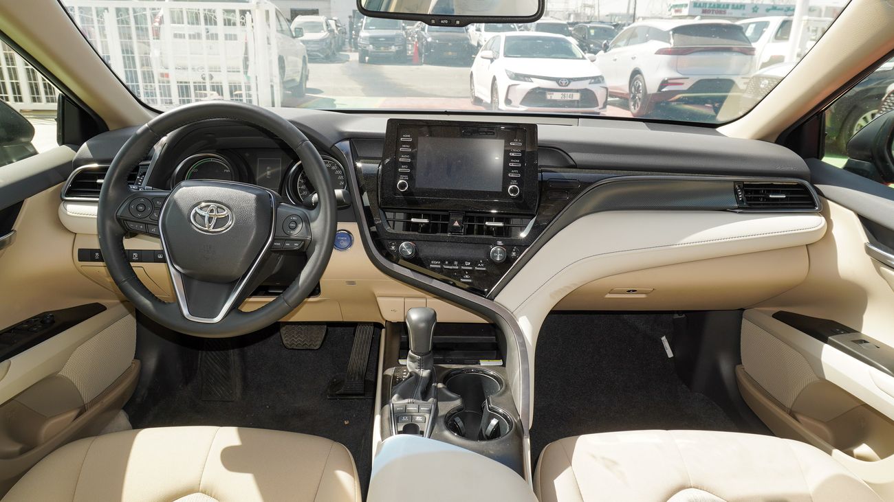 Toyota Camry GLE 2.5L HYBRID