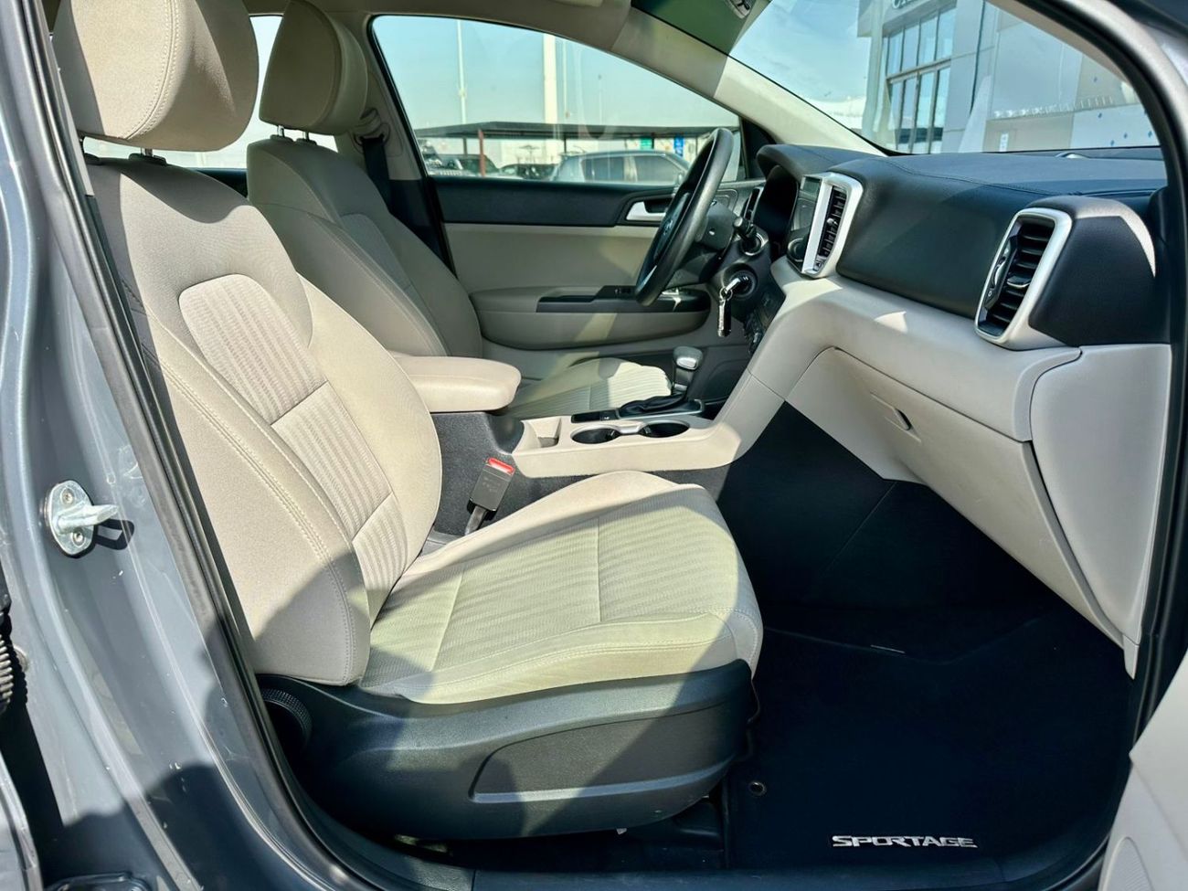 كيا سبورتيج LX 1.6L FWD