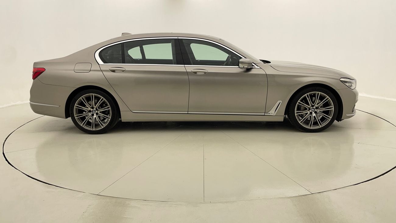 بي أم دبليو 730Li EXCLUSIVE 2 | بدون دفعة مقدمة | اختبار القيادة في المنزل