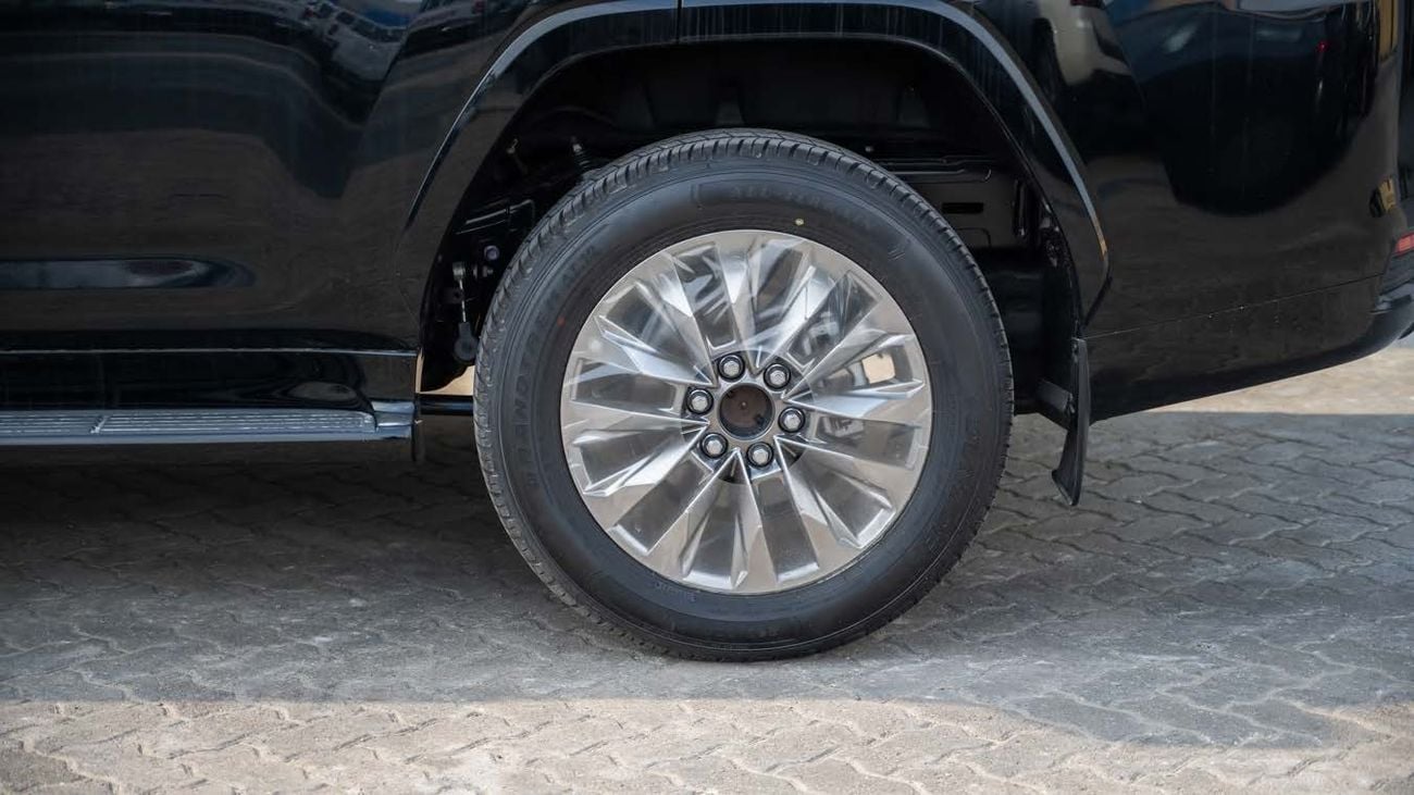 Toyota Land Cruiser Toyota Land Cruiser 300 GXR 3.3L Twin-Turbo Diesel (GCC Specs)