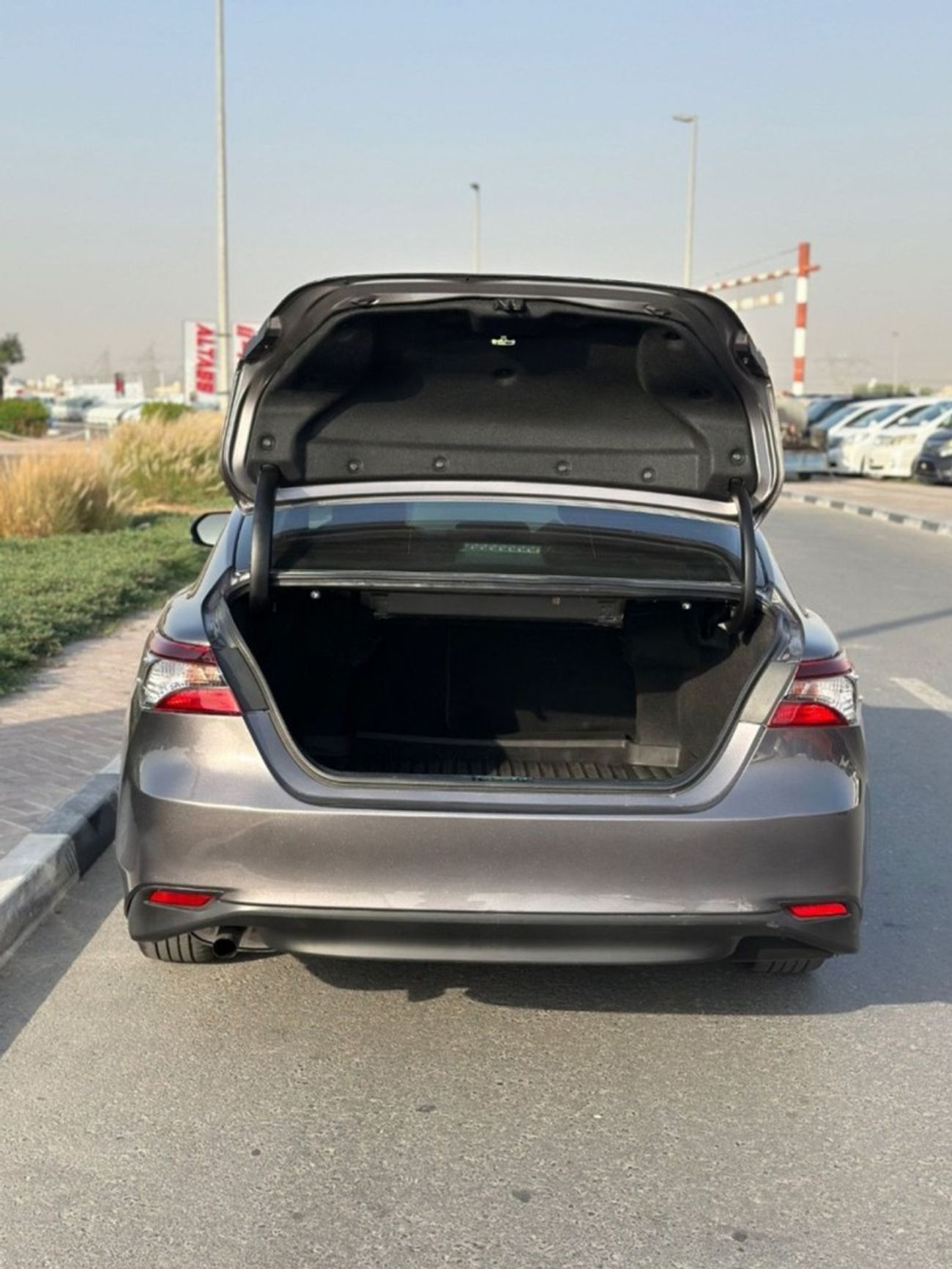 Toyota Camry Hybrid LE HEV 2.5L