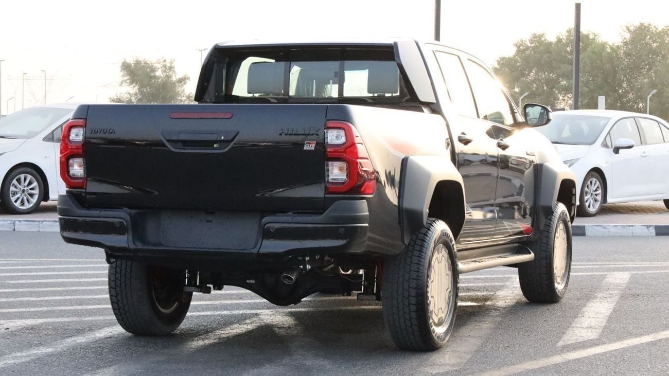 تويوتا هيلوكس GR Sport 4.0L