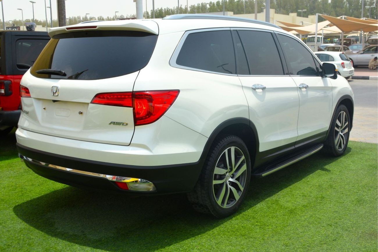 Honda Pilot EX-L Pilot best budget friendly SUV with great options.