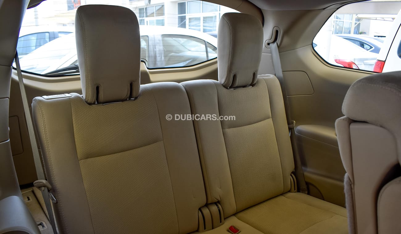 نيسان باثفايندر 2015 خليجي بحالة ممتازة بدون صبغ بدون حوادث