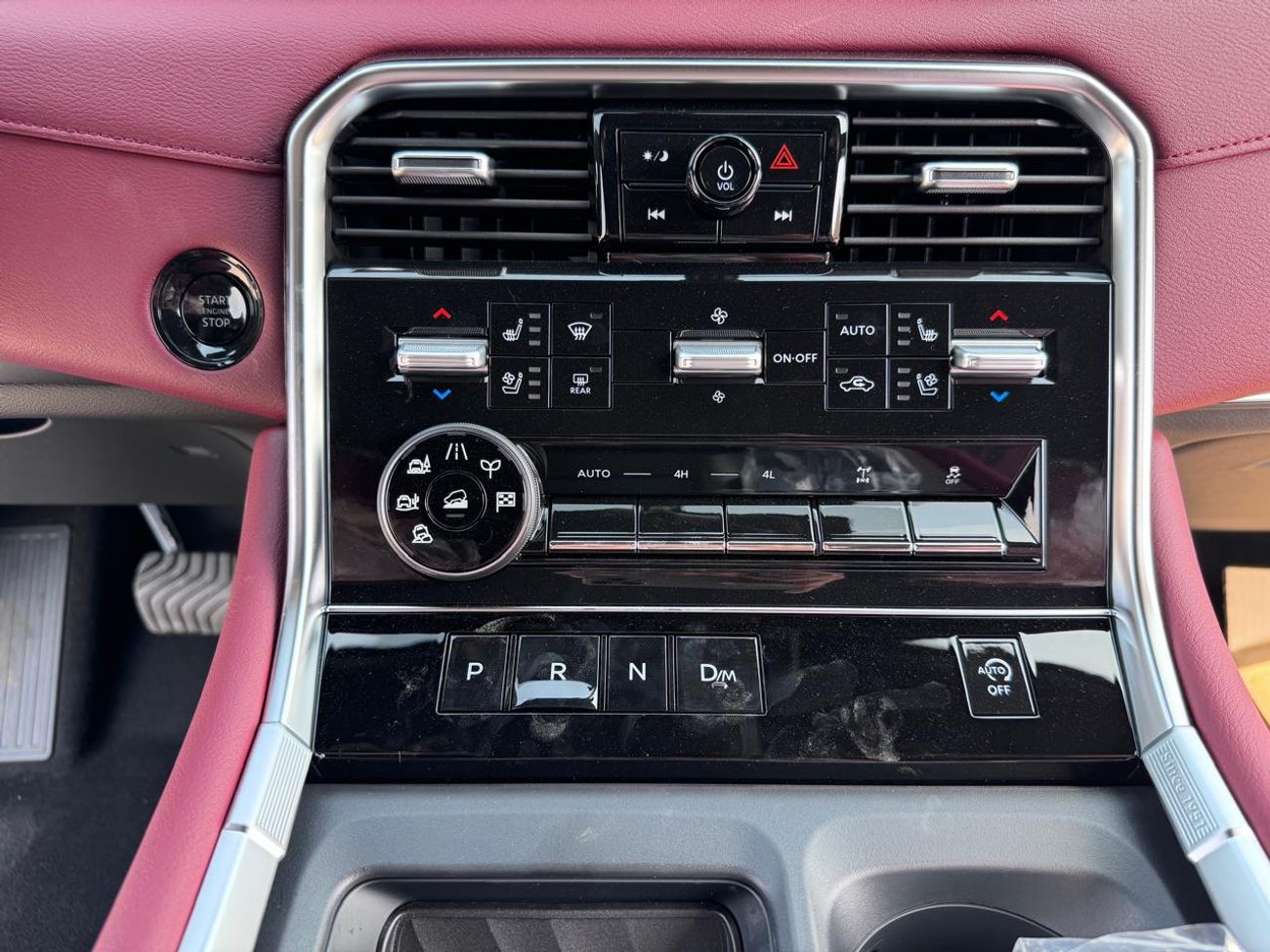 Nissan Patrol NISSAN PATROL LE TITANIUM PLUS 2026 Blue / Burgundy