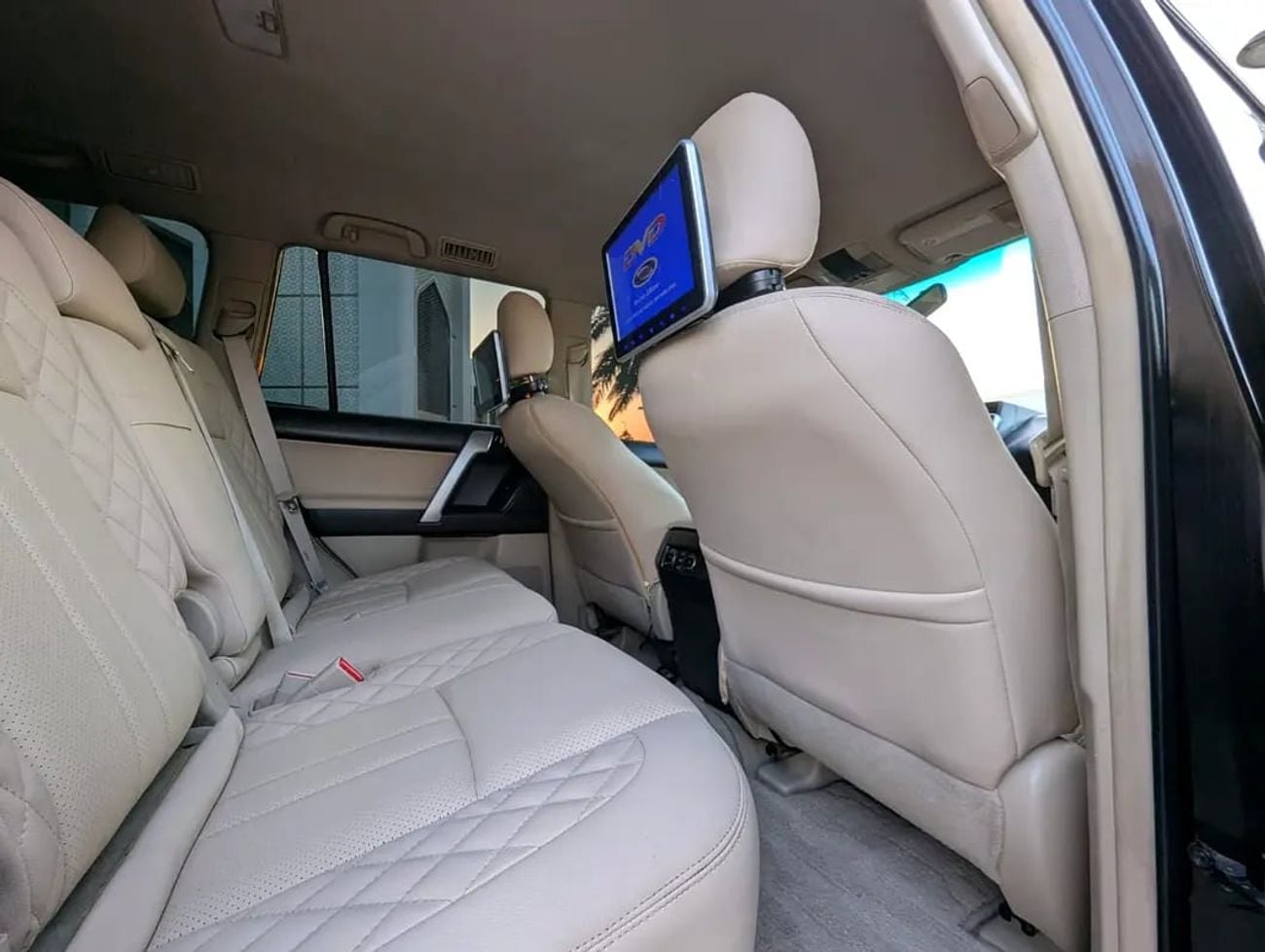 Toyota Prado TX-L FACELIFTED WITH INTERIOR AND EXTERIOR GCC V4 2.7L IN EXCELLENT CONDITION