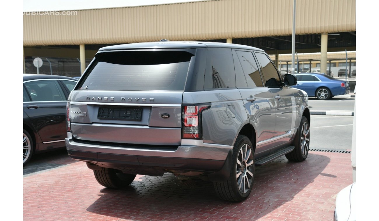 Land Rover Range Rover Vogue SE Supercharged Accident Free Under Warranty 2013 GCC