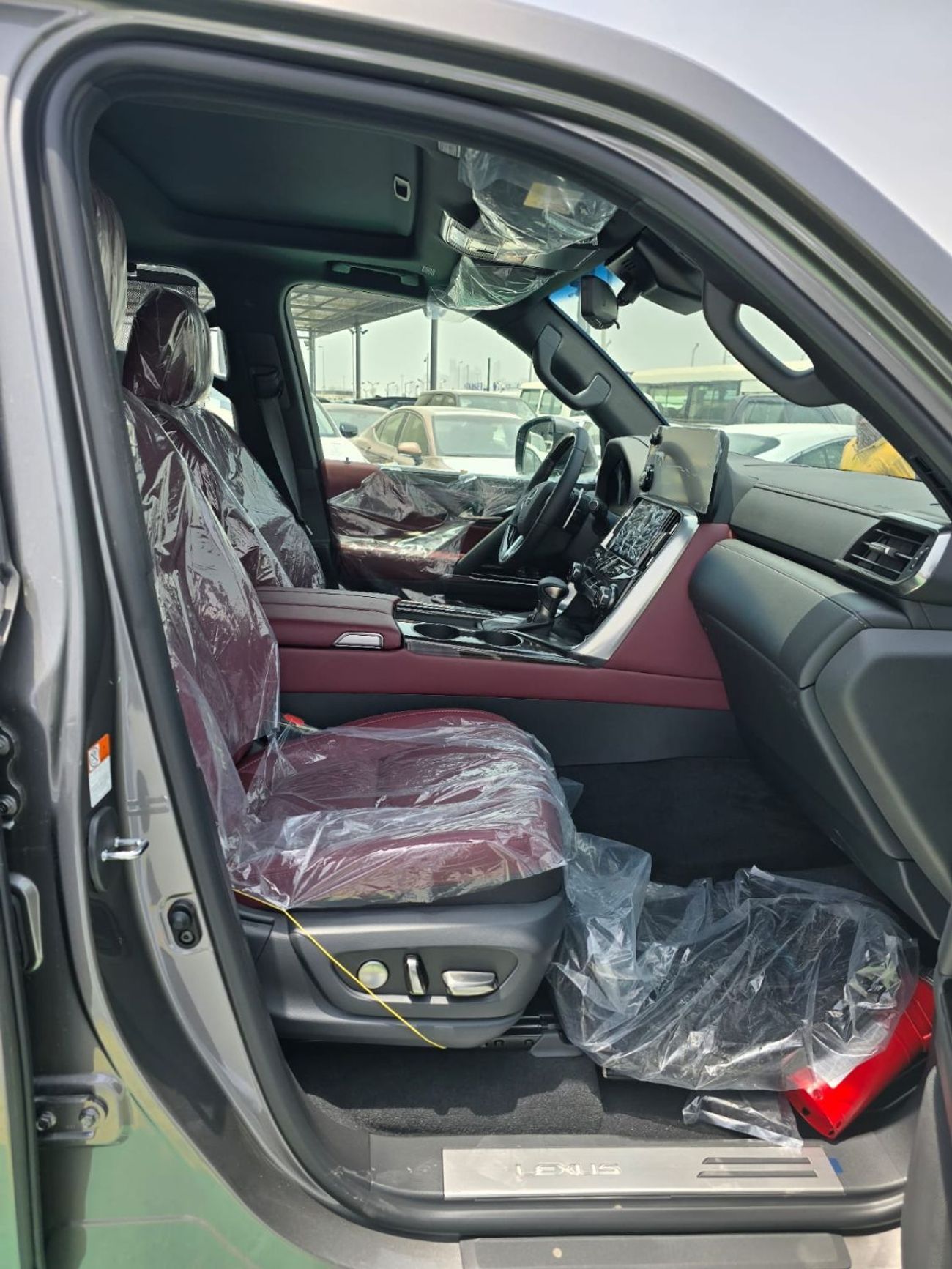 Lexus LX 600 Signature 3.5L ( CYL)