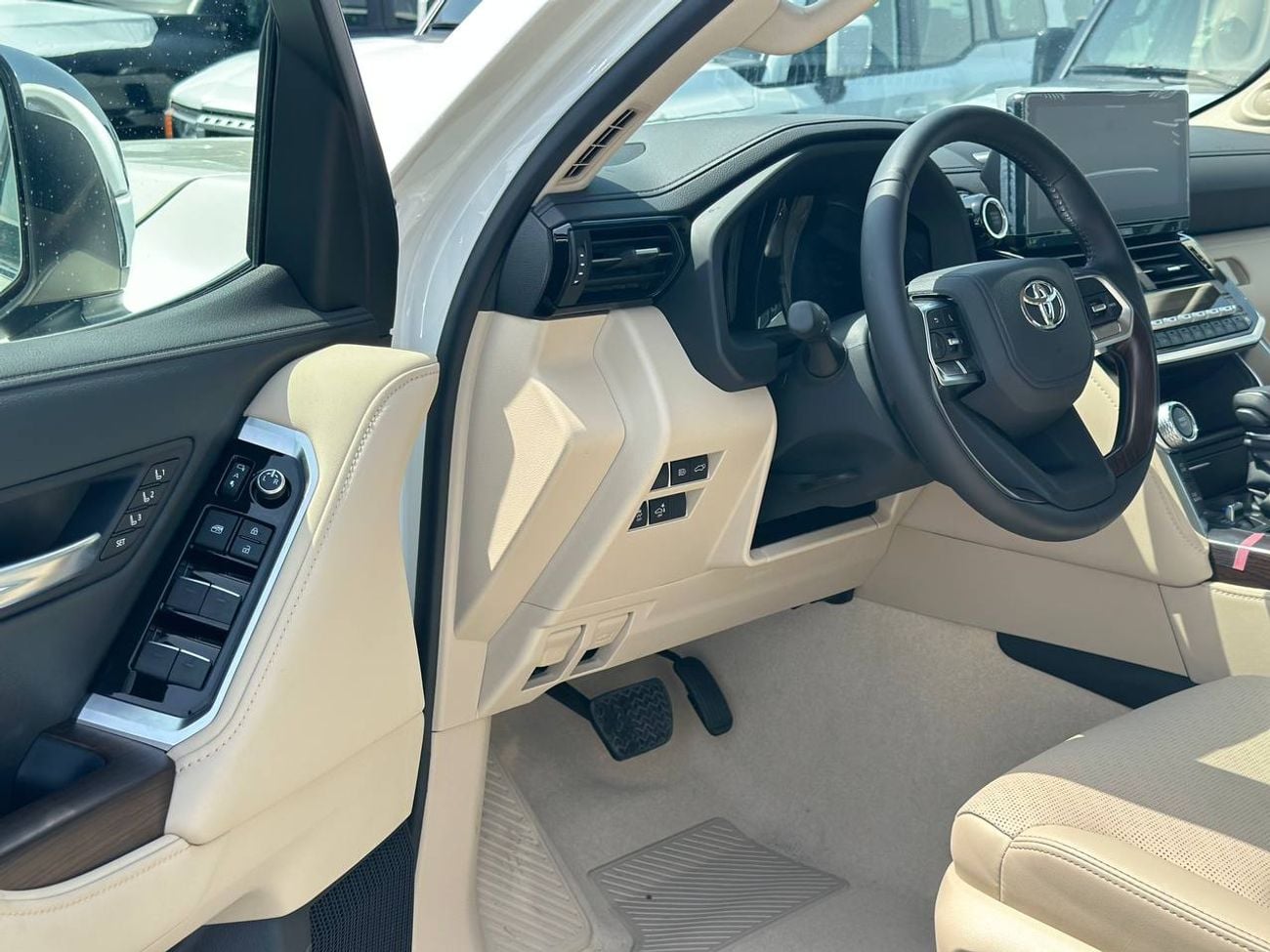 تويوتا لاند كروزر VXR 4.0 لتر PTR أوتوماتيك // 2026 // كاملة المواصفات مع رادار، كاميرا 360 درجة، ذاكرة، مقاعد مدفأة و