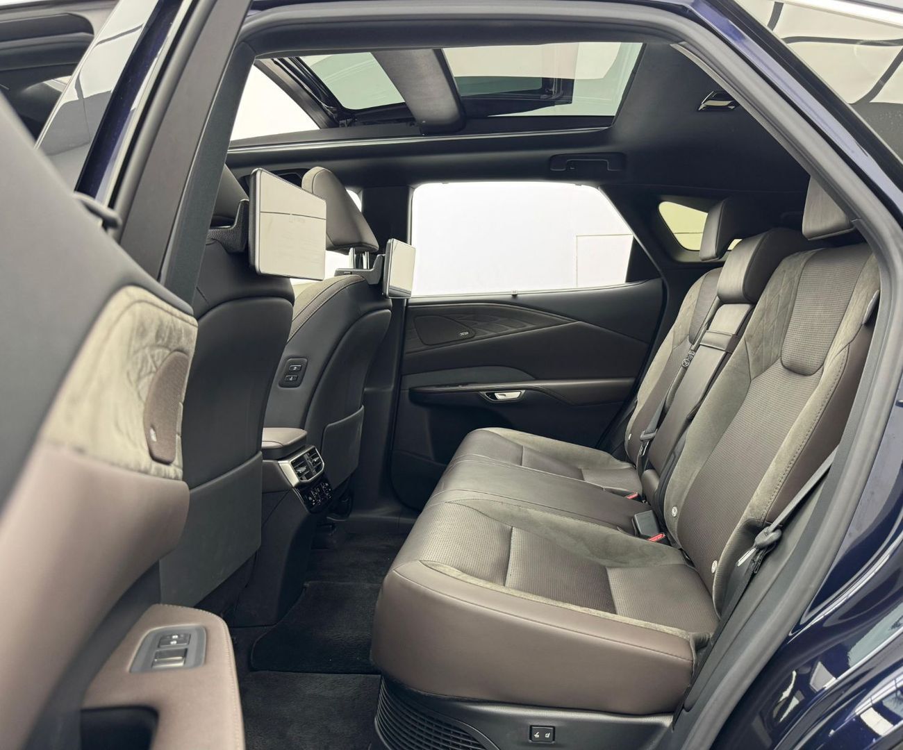 Lexus RX350h Premier 2.5L 2024 Lexus RX 350h AWD, Fully Loaded, 2028 Agency Warranty, Agency FSH, GCC