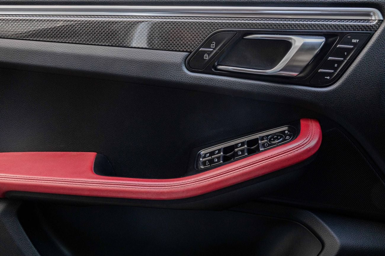 Porsche Macan Porshce Macan S | 3,486 P.M | 0% Downpayment | Fantastic Condition!