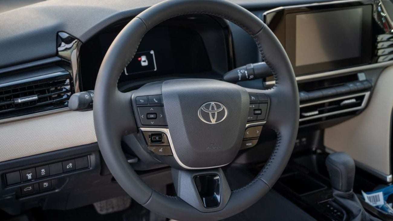 تويوتا كامري GLE 2.5L Hybrid