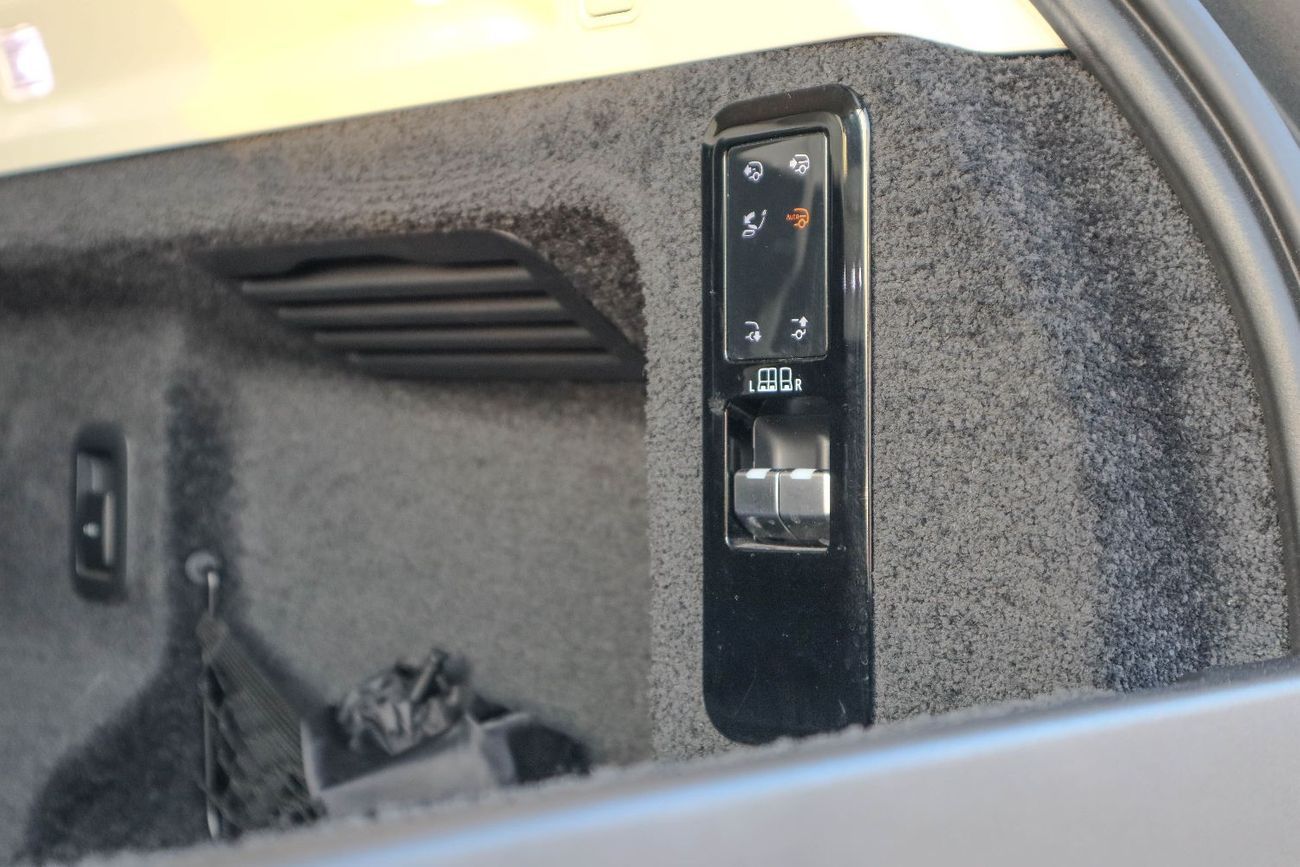 Land Rover Range Rover LWB Autobiography P400 3.0L LWB Autobiography P400 4.4L 2022 Land Rover Range Rover Autobiography 4.