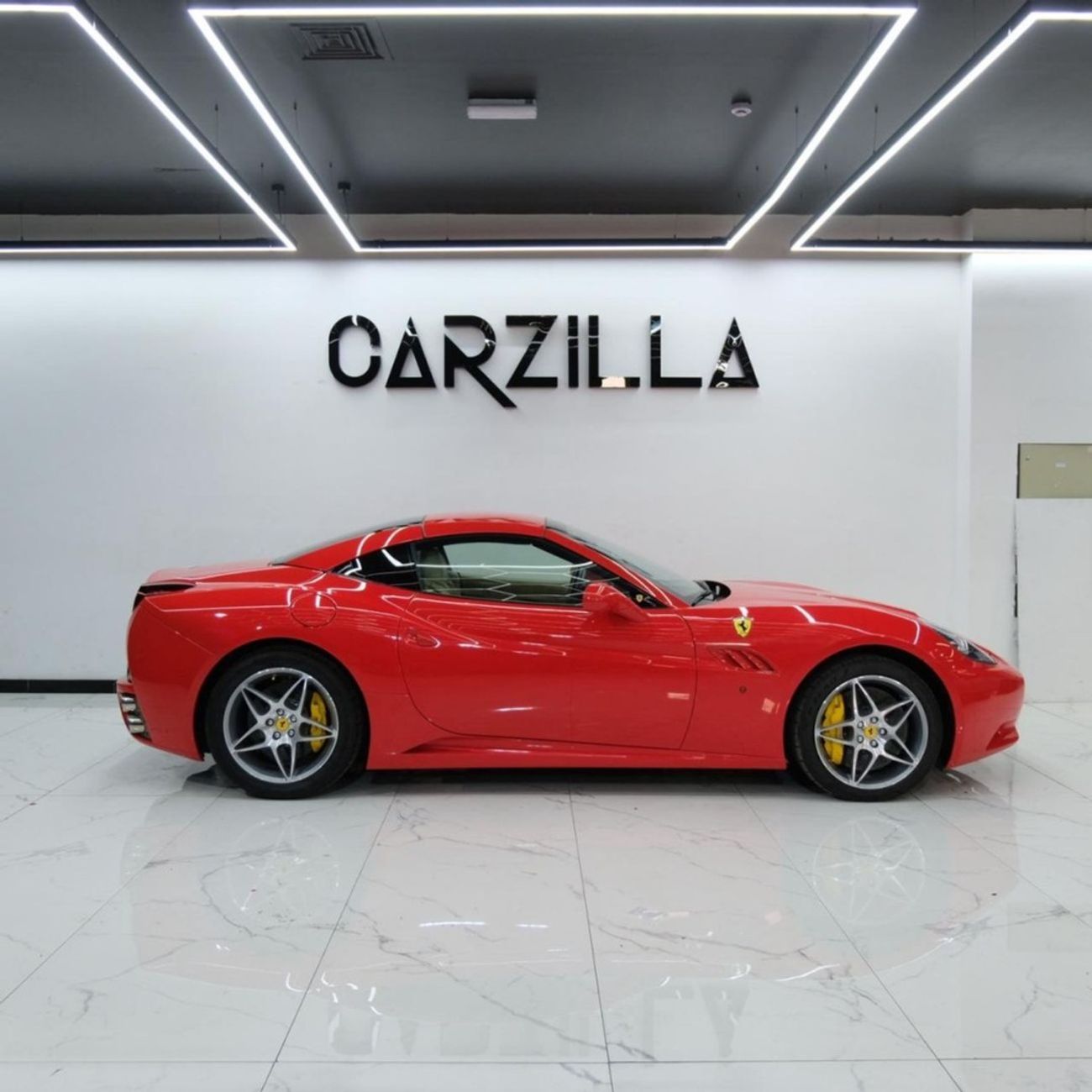 فيراري كاليفورنيا Std 4.3L (460 HP)