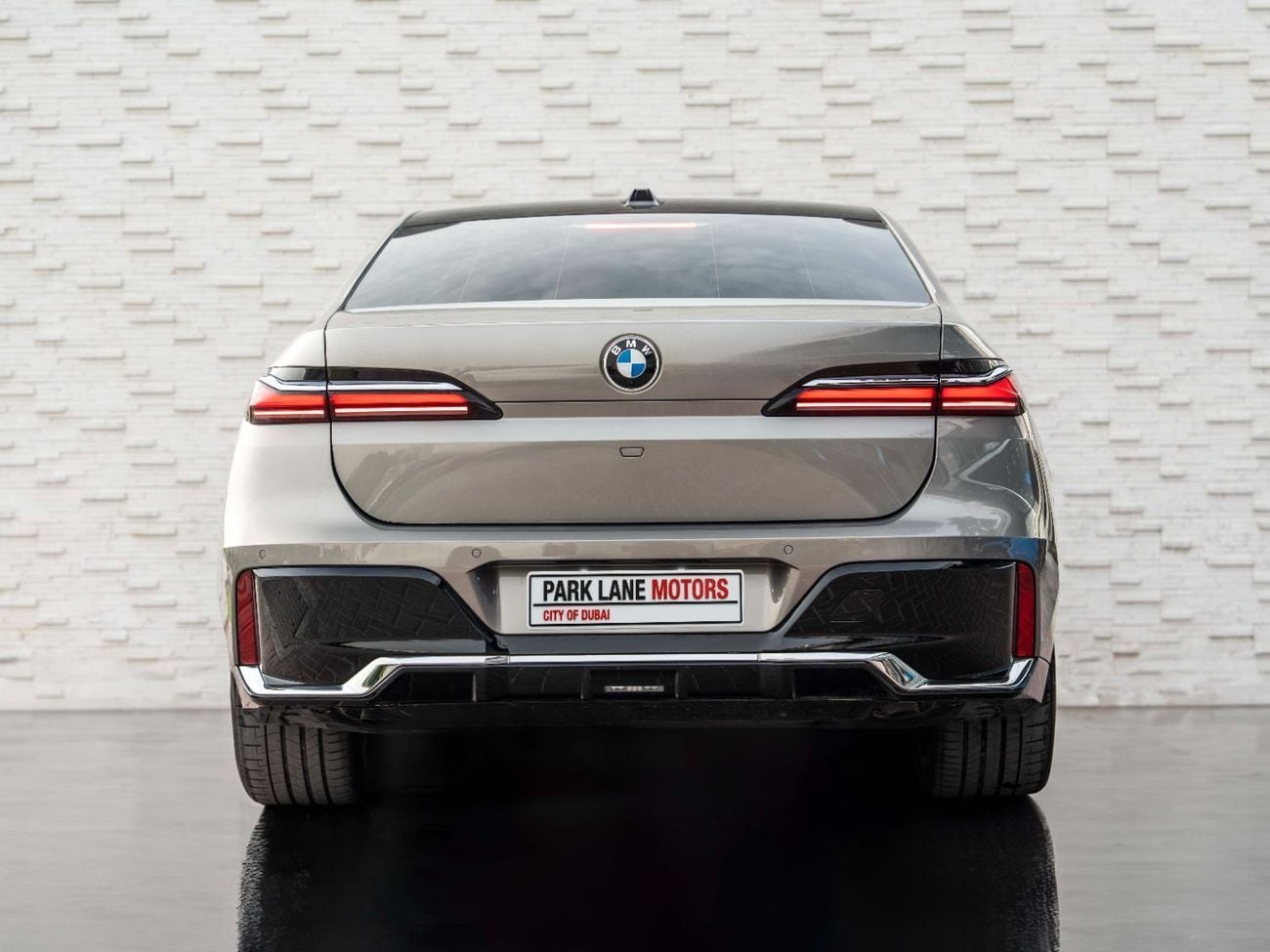 بي أم دبليو 735i LUXURY