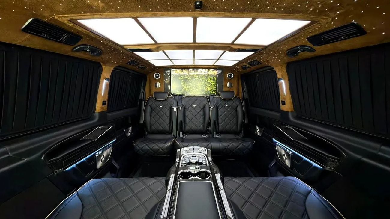 مرسيدس بنز V 300 ARRIVAL MODEL VIP MERCEDES GCC V300 with ADDITIONAL REAR AC - 2 Years Warranty by VLINE