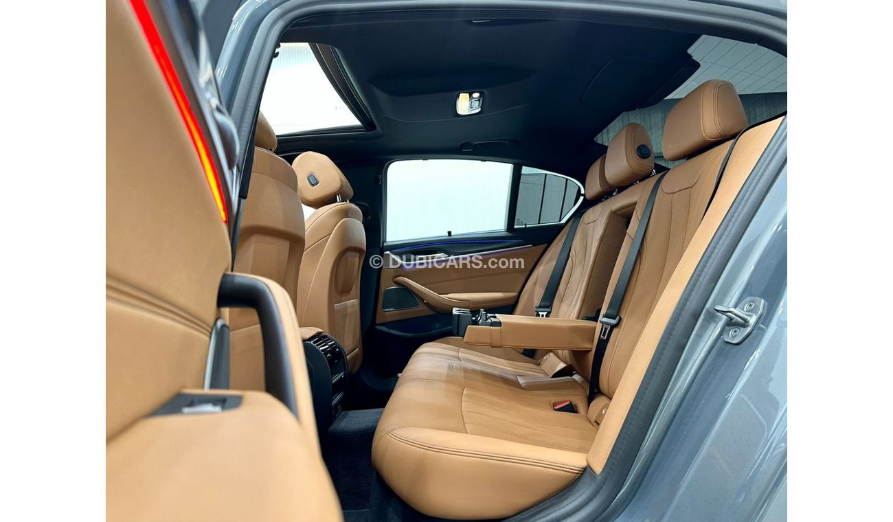 BMW 520i 2023 BMW 520i M Sport(Full Option), 04/2028 AGMC Warranty + Service Contract, GCC