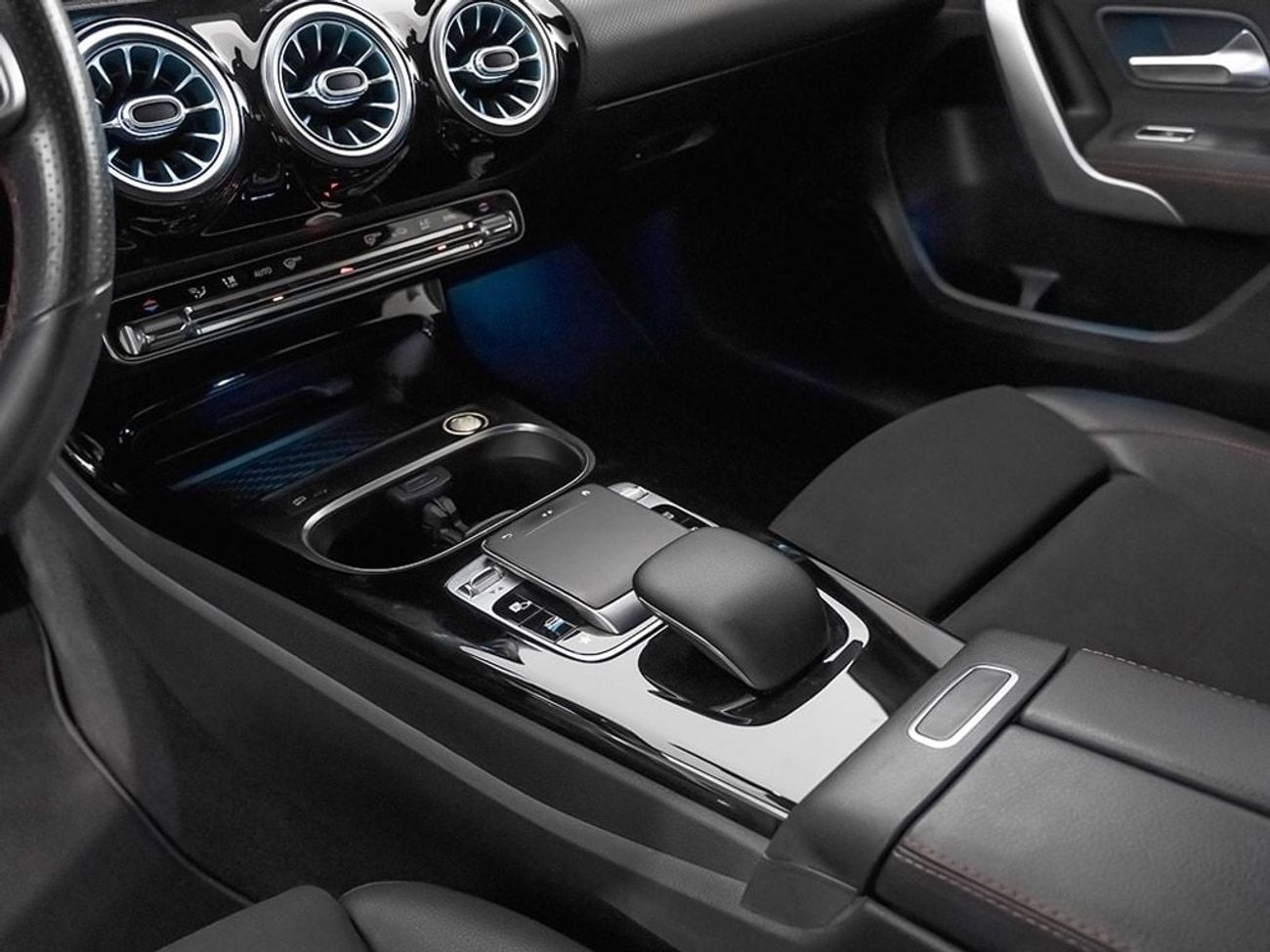 Mercedes-Benz A 200 Standard 1.3L