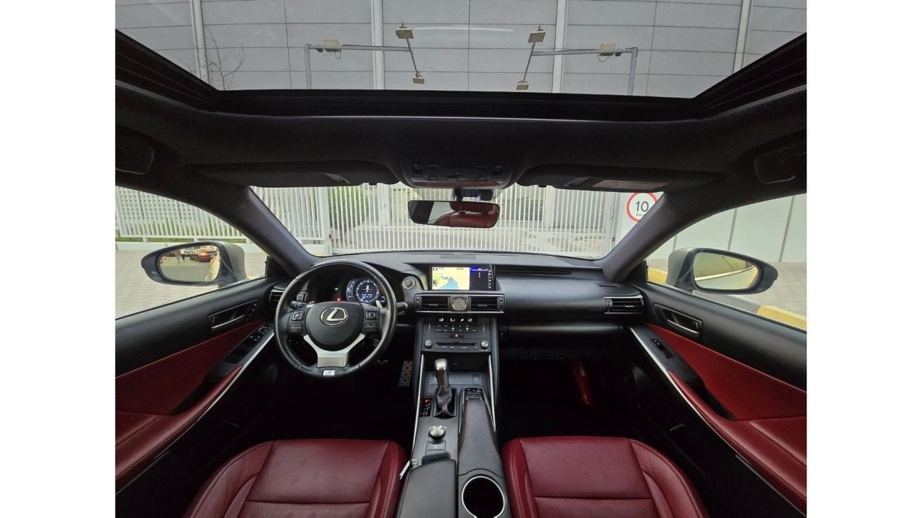 Lexus IS300 F Sport LEXUS IS-300 F-SPORT 2020 GCC PERFERCT CONDITION IN SIDE OUT SIDE // 2 KEYS