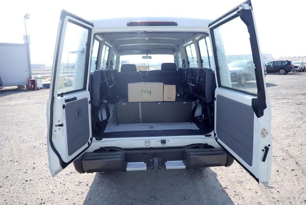 Toyota Land Cruiser 70 LC 78 HARDTOP 2.8L AT 78 Series HZJ 78 13 Seater- Export to Africa