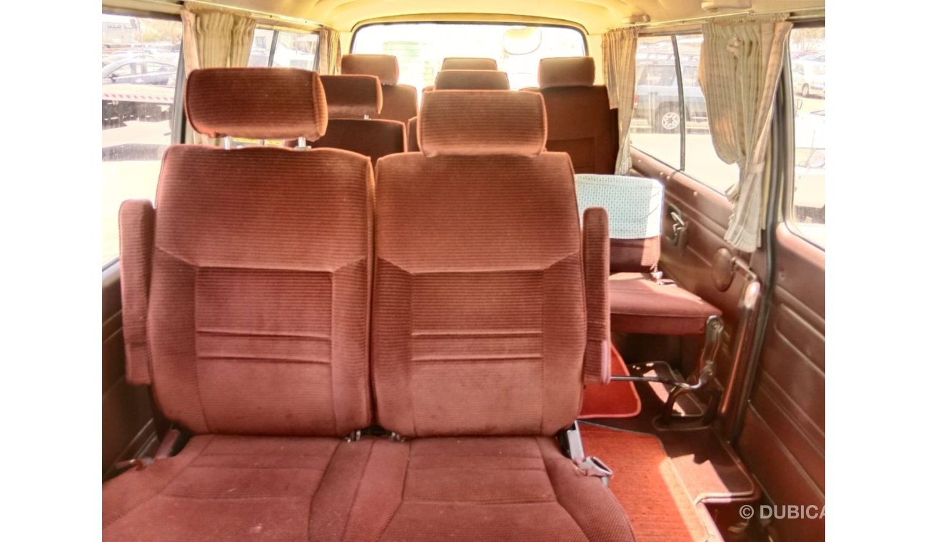 تويوتا هاياس TOYOTA HIACE VAN RIGHT HAND DRIVE (PM1348)