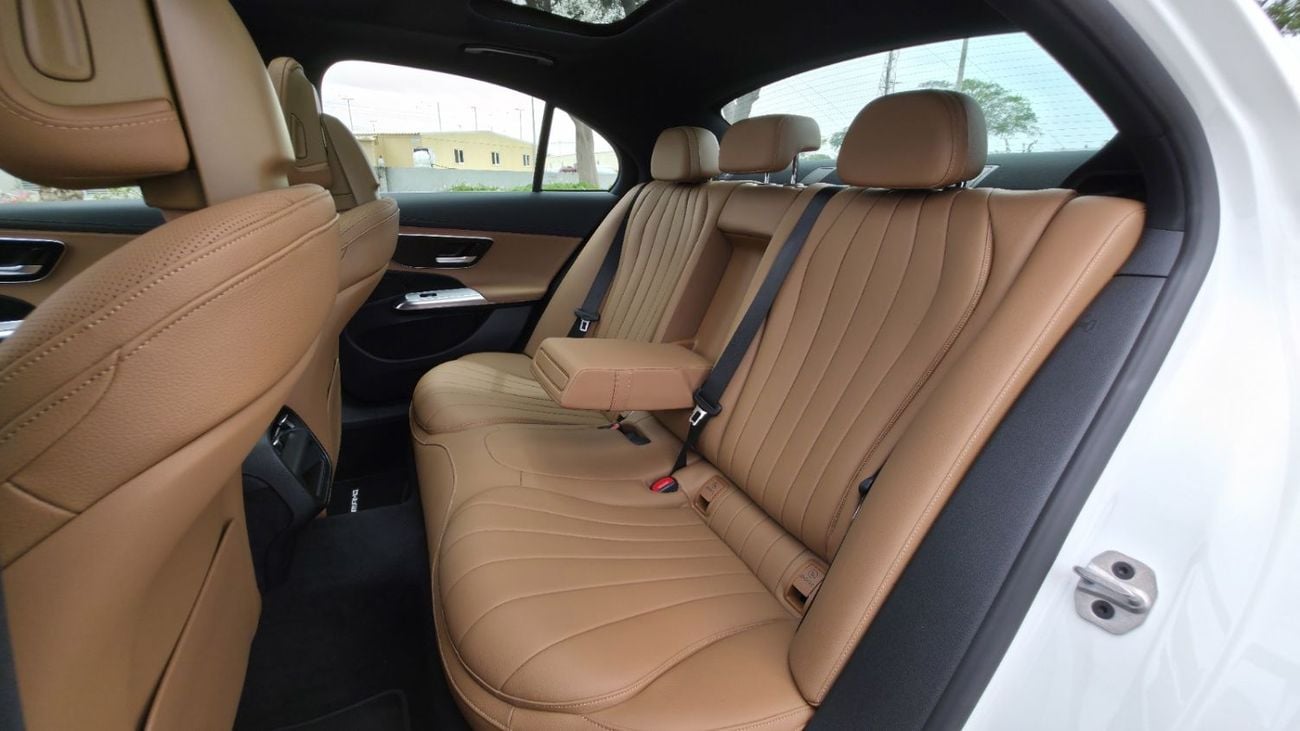 مرسيدس بنز E200 MERCEDES BENZ E200 | MID OPTION | OKM | 2024 | GCC