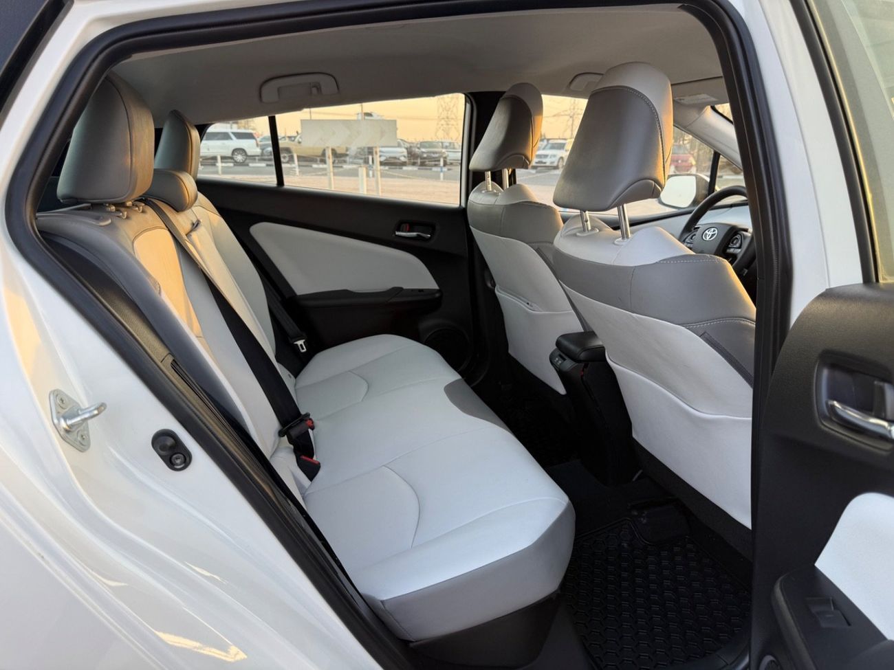 Toyota Prius Iconic 1.8L 2020 PRIME 1.8L PLUGIN HYBRID CANADA SPEC