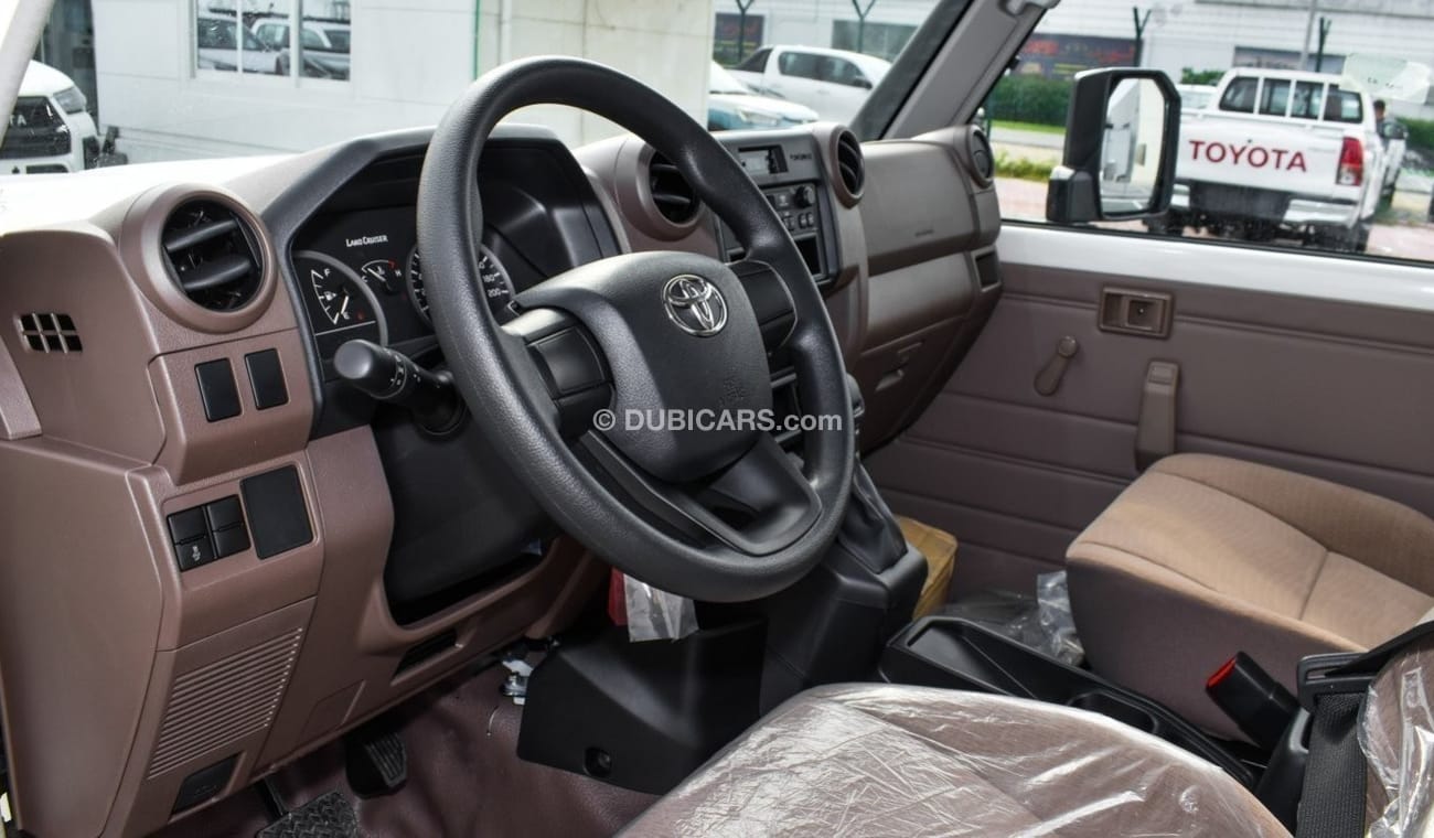 Toyota Land Cruiser Pick Up LC79 SC 2.8L AT Diesel