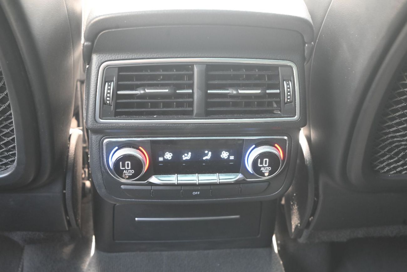 أودي Q7 45 TFSI quattro S-Line 3.0L