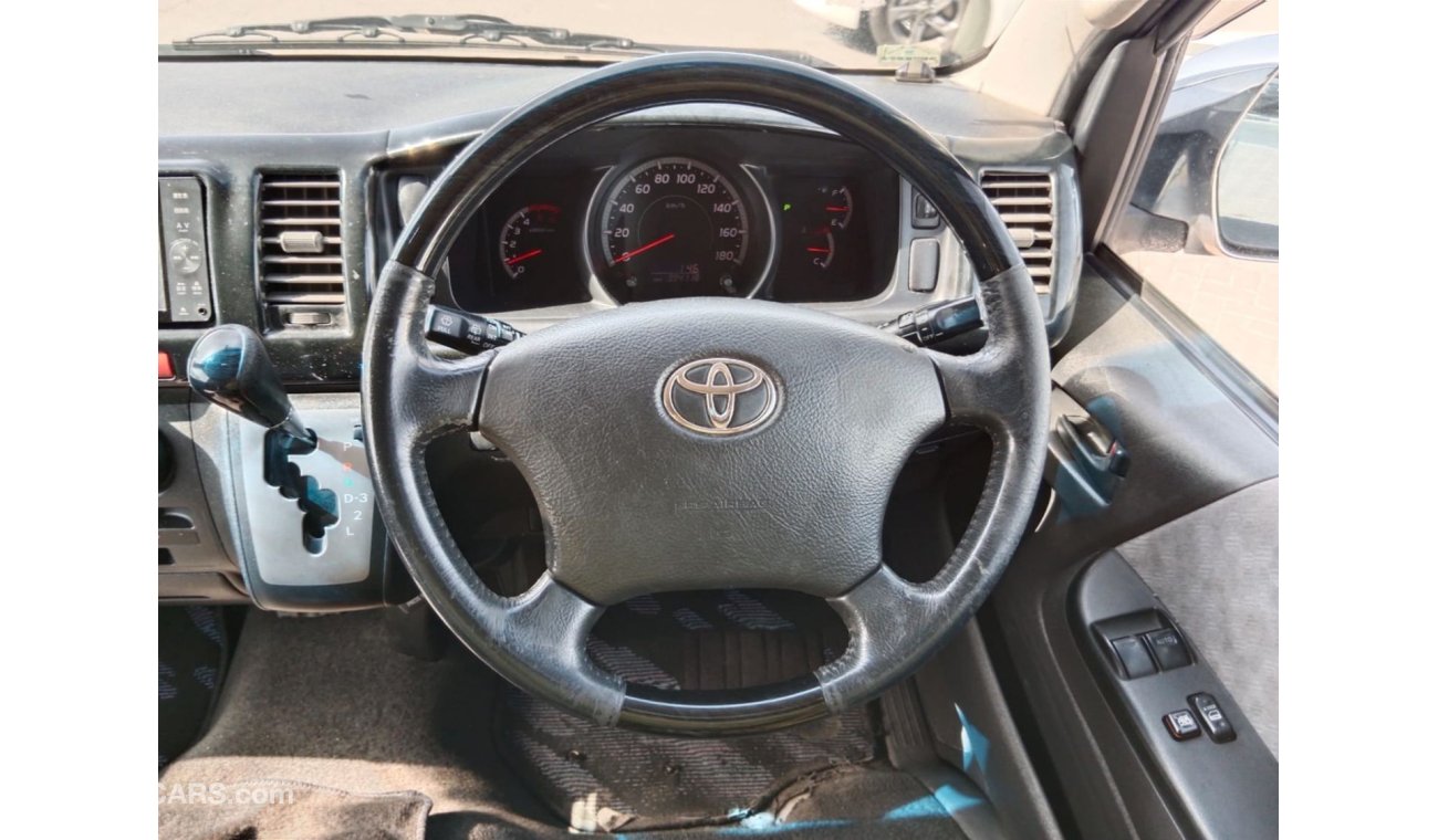 تويوتا هاياس TOYOTA HIACE VAN RIGHT HAND DRIVE (PM1362)