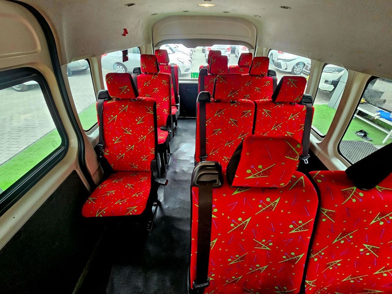 تويوتا هاياس GL PASSENGER/ PATROL MANUAL/ 3.5 V6/ LOW MILEAGE