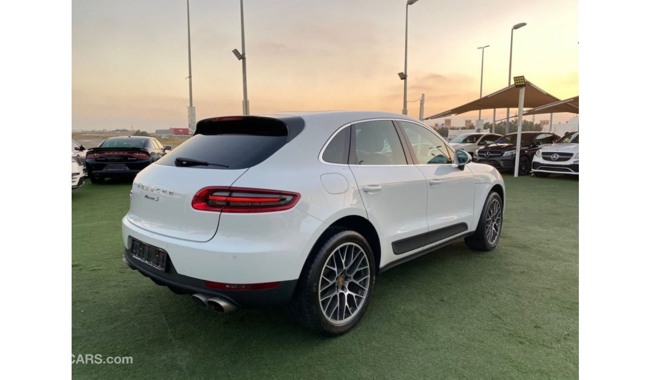 Porsche Macan S