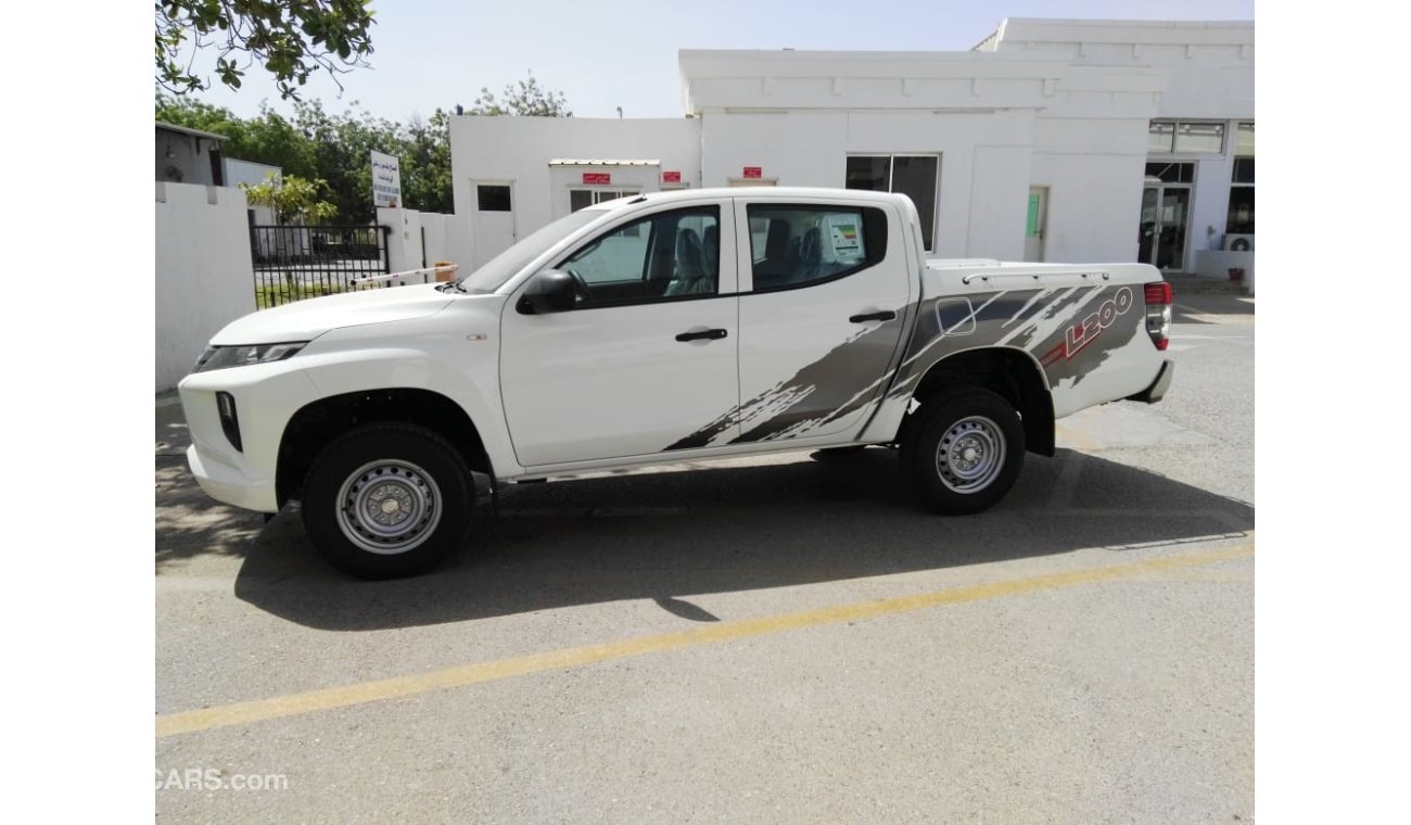 Mitsubishi L200 Petrol 4x4 M/T Double Cabin Pickup