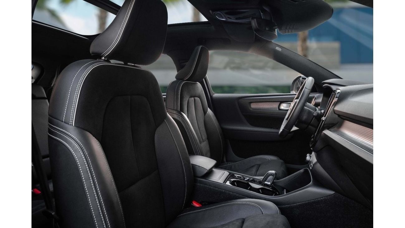 Volvo XC40 T4 R Design T4 R-Design | 2,644 P.M  | 0% Downpayment | Full Agency Service History!