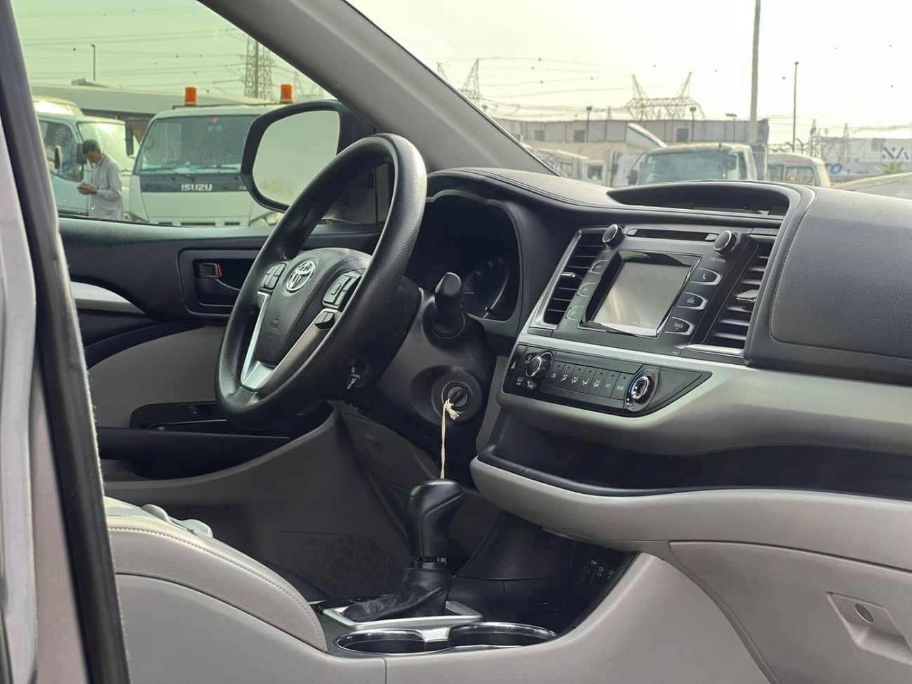 تويوتا هايلاندر 2018 Toyota Highlander LE+ 2.7L V4 - FWD - Petrol - Rare Stock - 7 Seater Rear CAM - 58,200 mileage 