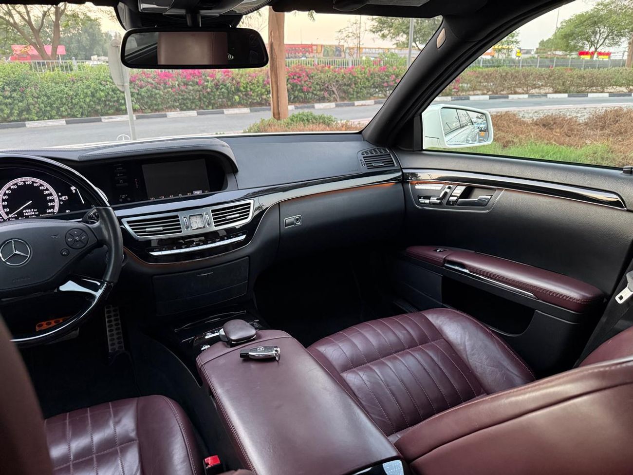 مرسيدس بنز S 350 MERCEDES BENZ S350 2013 GCC AMG FULL SERVICE HISTORY ORIGINAL PAINT