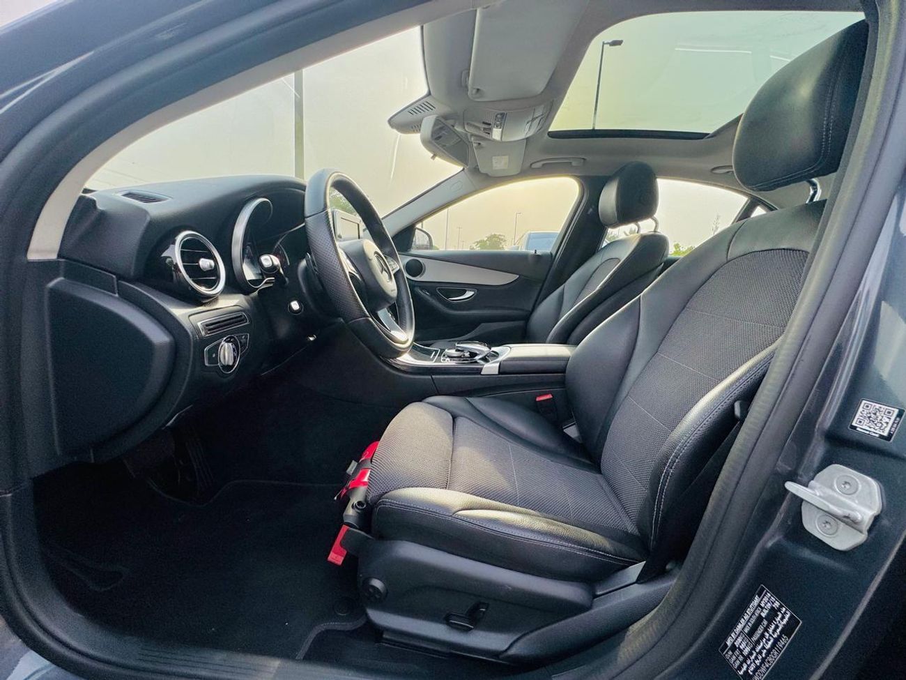 مرسيدس بنز C 200 MERCEDES C200 | GCC SPECS | CAR IS IN GOOD CONDITION |